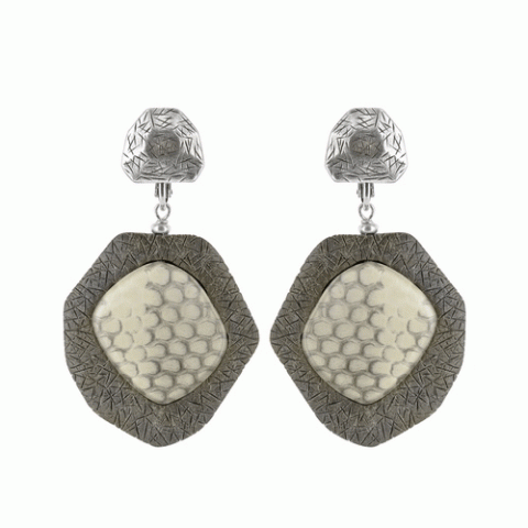 Клипсы из серого эбенового дерева и змеиной кожи Vipere