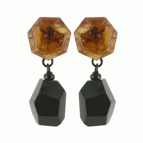 Серьги из коралла, черного рога и лепестков цветов под смолой ROSE ROUGE 12--17135