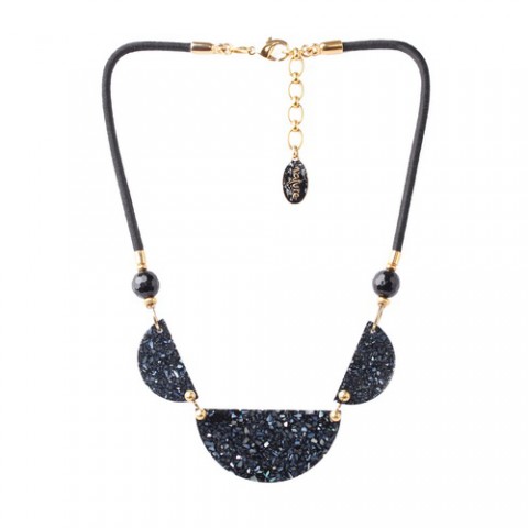 Колье из оникса, кожи и розовой ракушки BLACK LIGHT 15--27371