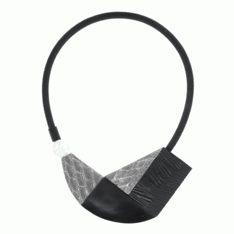 Колье из горного кристалла и дерева Махогани PERPETUITY 15--22441